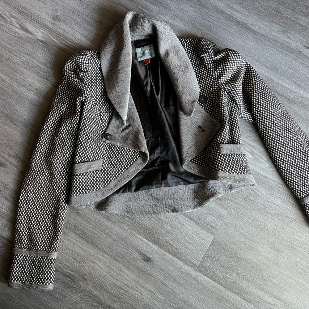 Hinge Asymmetrical Cropped Women's Jacket